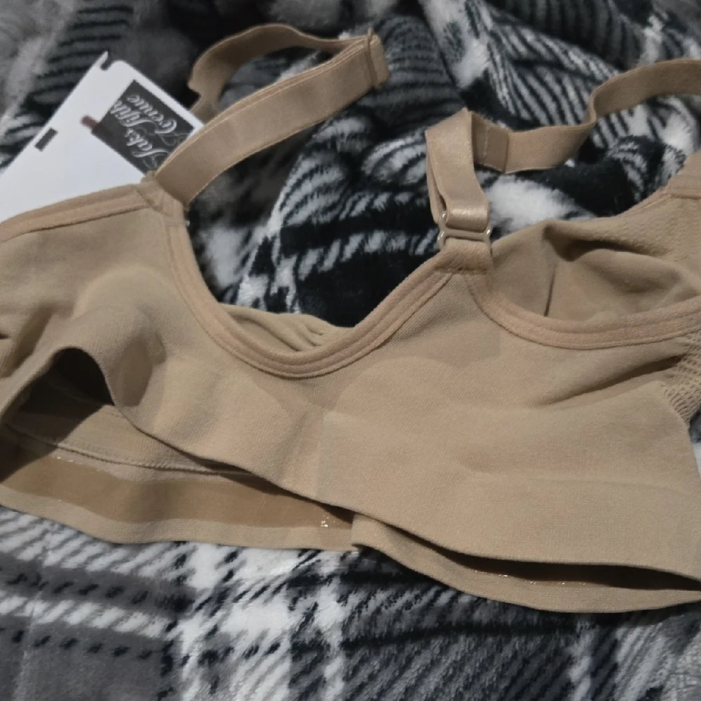 Skims Seamless Sculpt Bralette - Picture 4 of 4